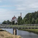 - Kopf 2*