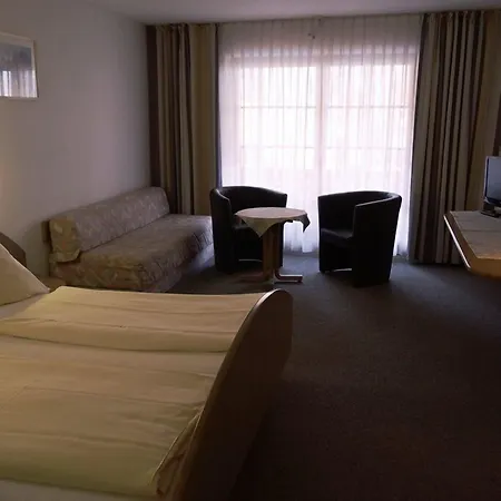 - Kopf מלון רייגל