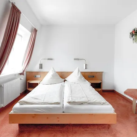 - Kopf מלון רייגל