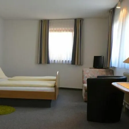 - Kopf מלון רייגל